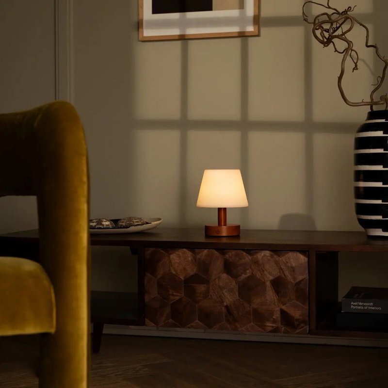 Teddy kastanjebruine houten oplaadbare tafellamp