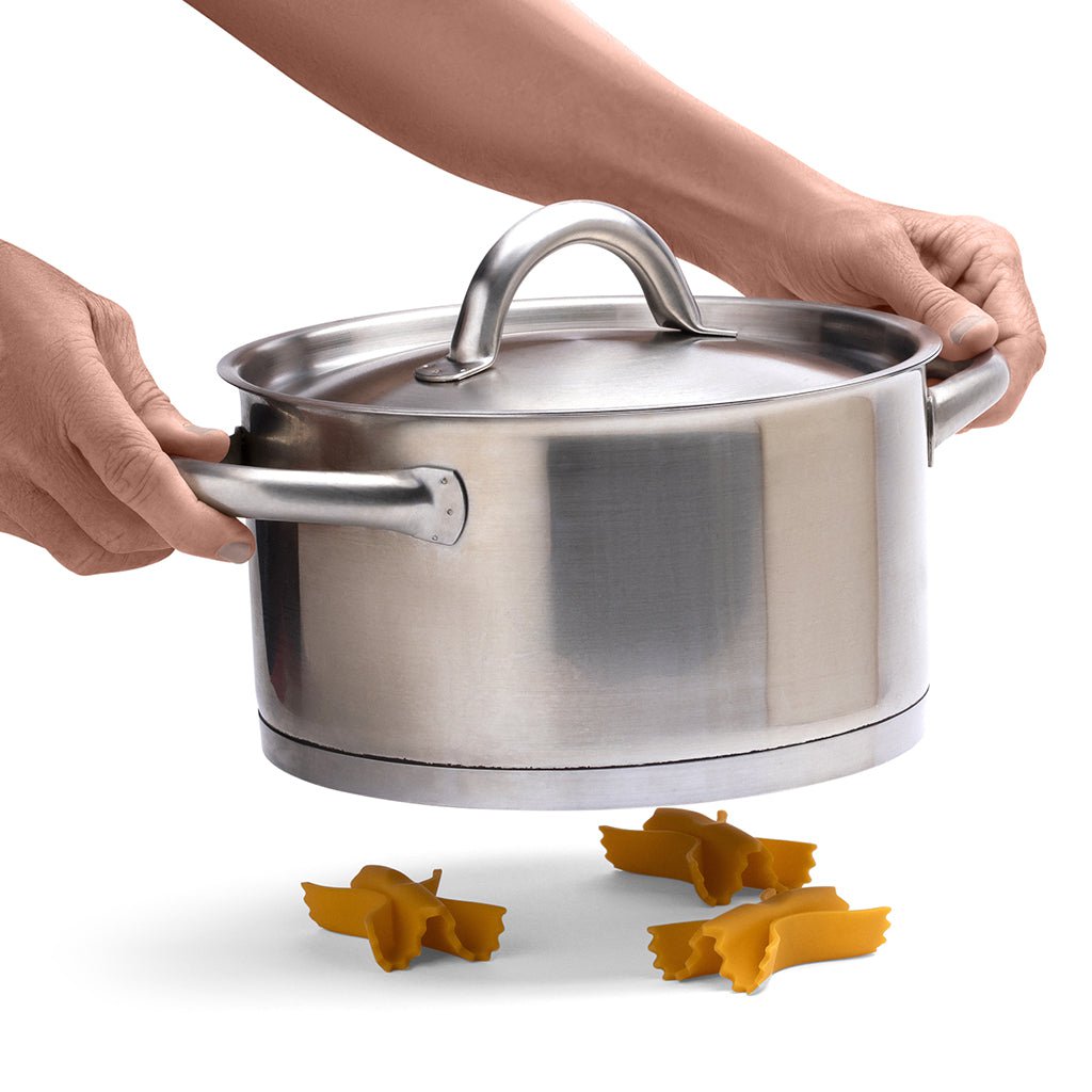 Rilascio di vapore e sottopentola a forma di pasta | Farfalle