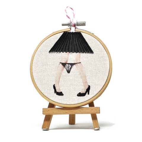 Handgefertigte Stickrahmen-Wandkunst – Modekollektion – Textile Wanddekoration (10 cm)