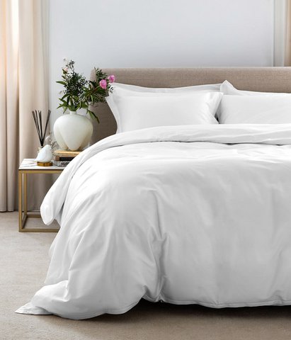 Wit satijnen beddengoedset