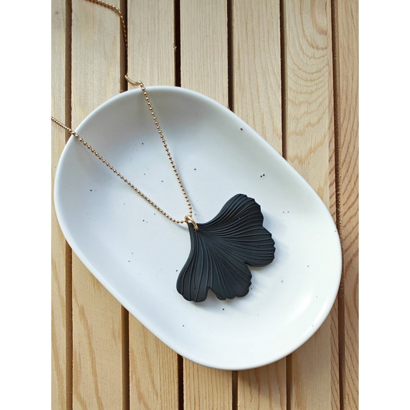 Ginkgo (black)