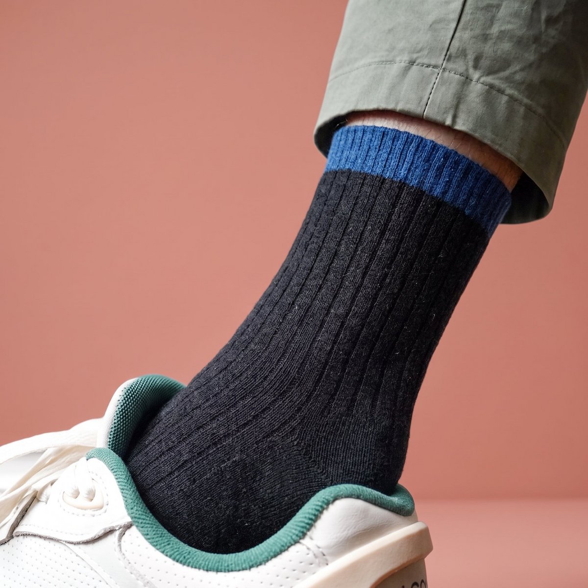 KLUE Merinowollen sokken met banden | Zwart en blauw