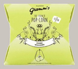 Boxes of salted butter caramel popcorn with pear flavor, 30g per box. Popcorn product with sweet and savory taste.