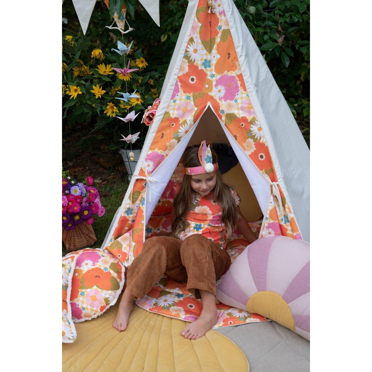 Tipi-Zelt „Picknick mit Blumen“.