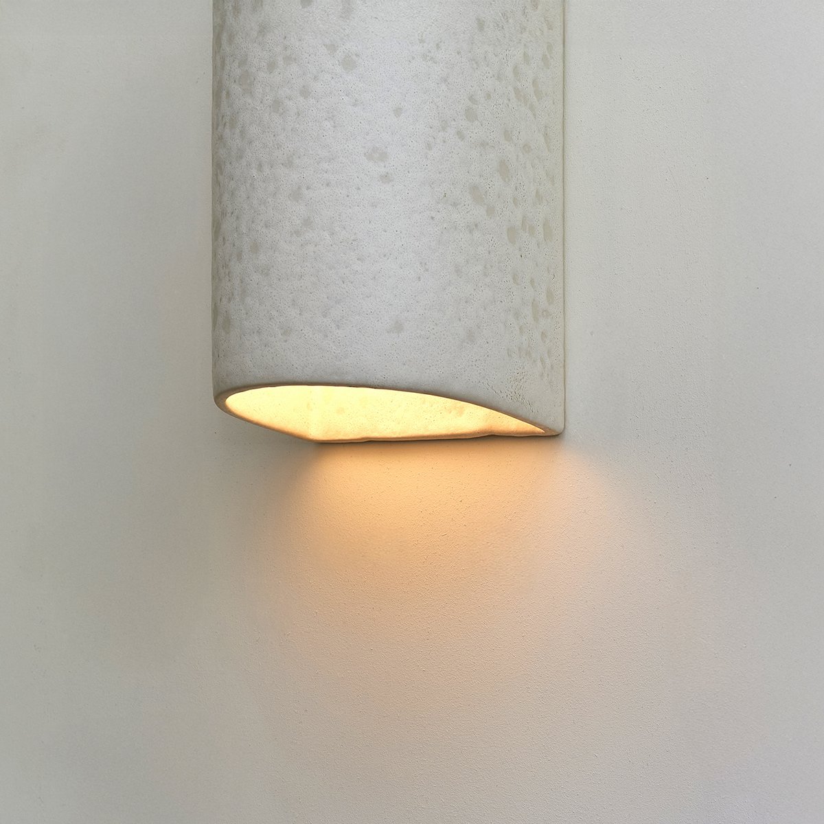 Keramische wandlamp - rauw wit