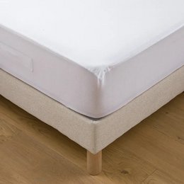  Waterproof, breathable, and quilted mattress protector in white, 180x200cm size, made of 100% polyester with 205gsm density.