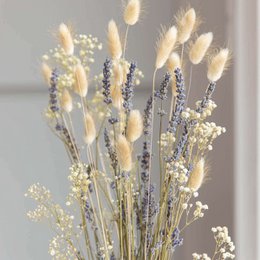 Lavender Dreams: Tørret blomsterbuket i beige-lilla