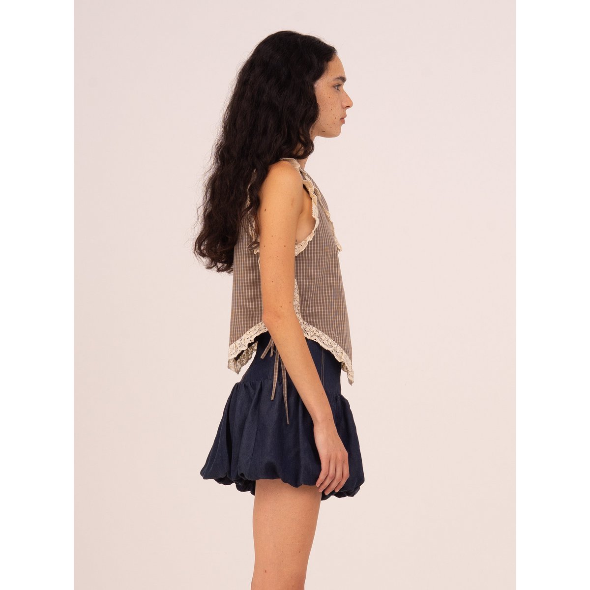 Rove bruin geruite asymmetrische top