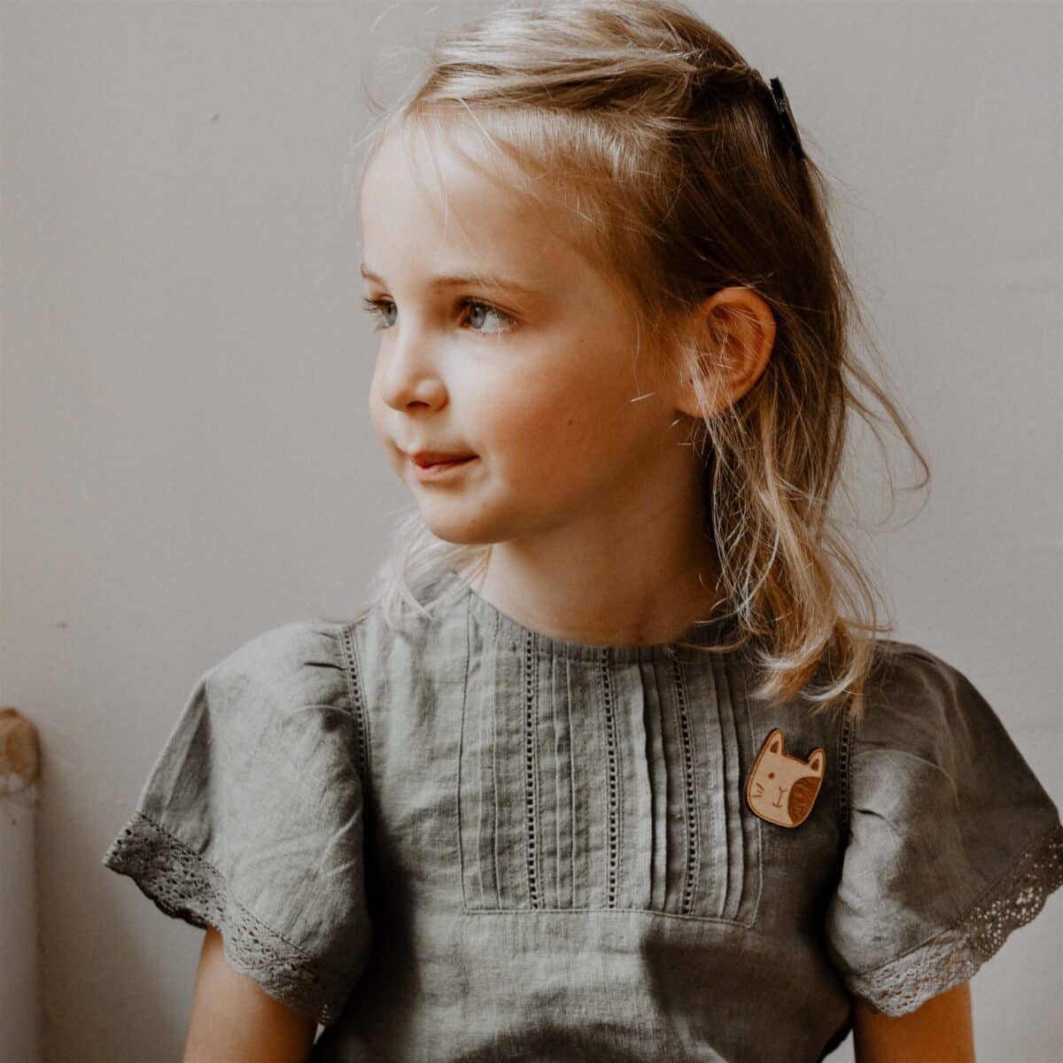 Wooden brooch - Cat with whiskers
