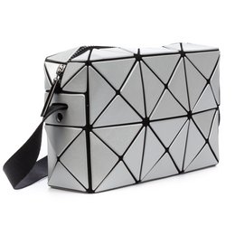 Iria Quintana ASO Crossbody Bag con diseño geométrico. 17.5x6x11.5 cm.