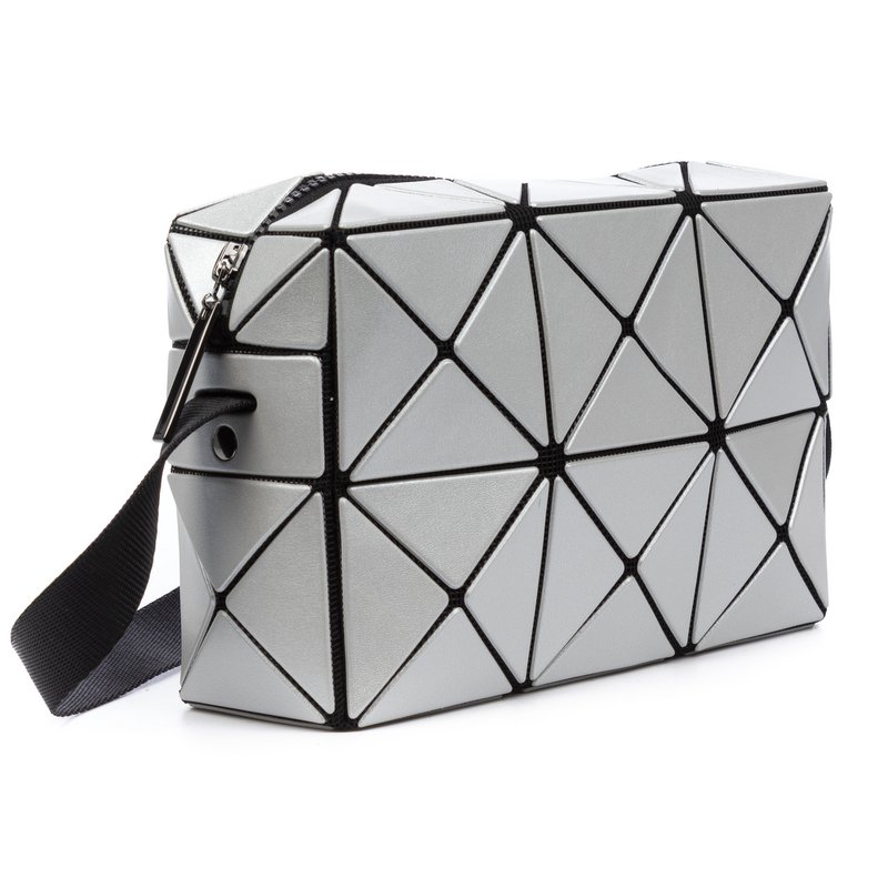 Iria Quintana ASO Crossbody Bag con diseño geométrico. 17.5x6x11.5 cm.