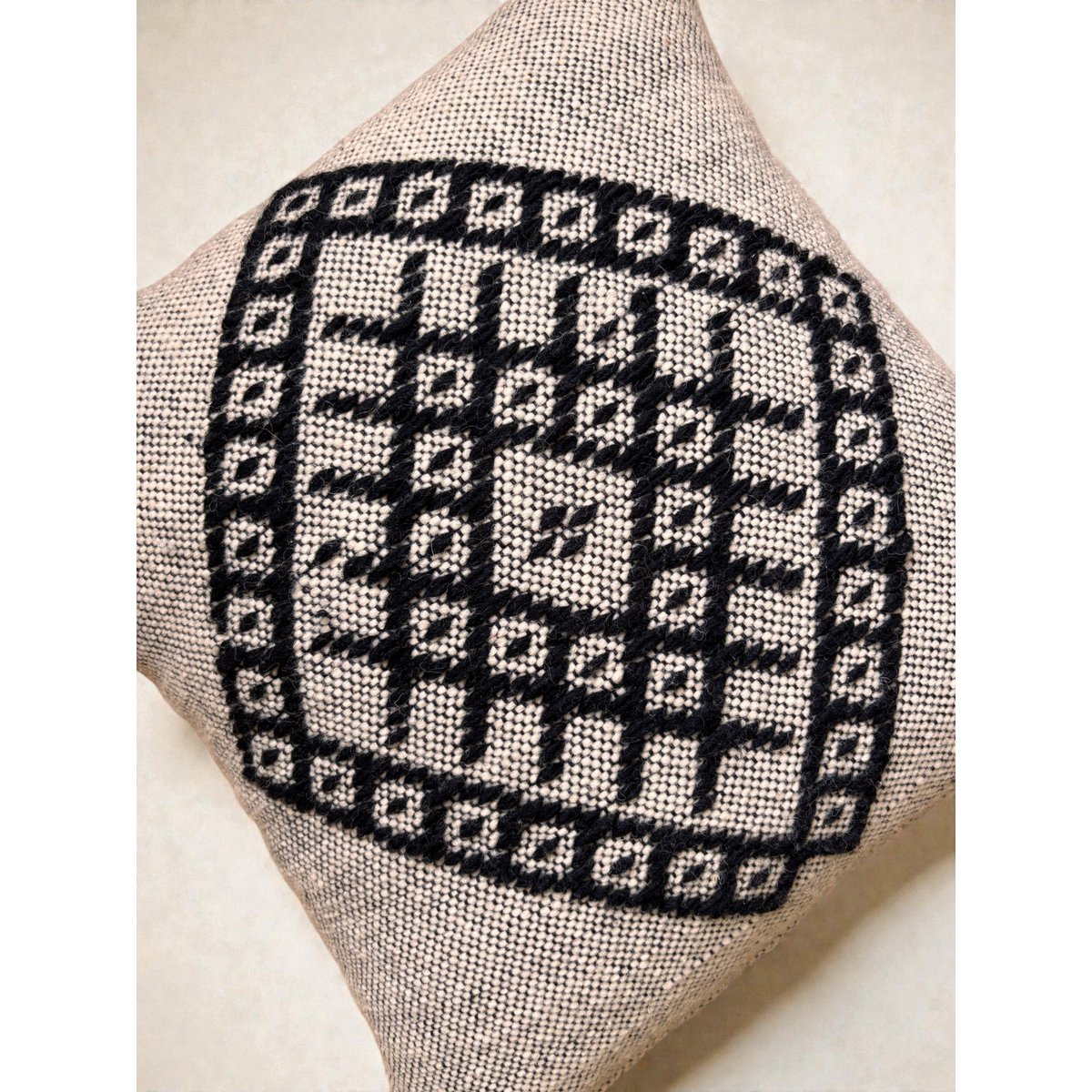 Heritage Line cushion - 50 x 50 cm