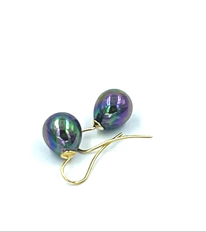 Pendientes de perlas clásicas en color azul oscuro arcoiris