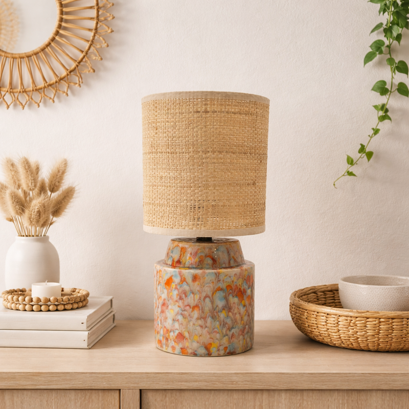 Rood, oranje, gele, groene en blauwe stroom kristallijn handgeglazuurde keramische lamp met bed met raffia/rattan schaduw, een geweldig woondecor!
