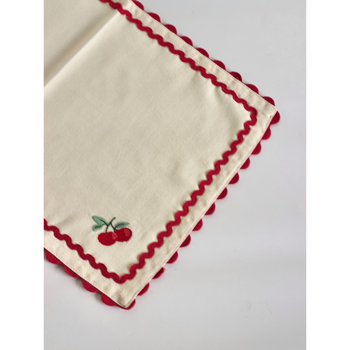 Tovagliette ricamate Cherry Crush - Set di 6