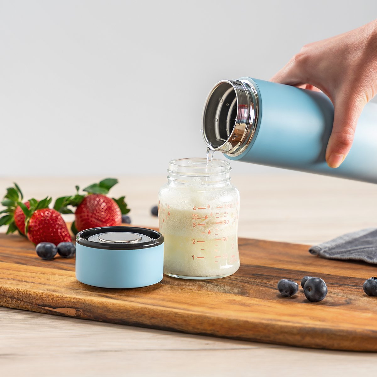 Colour Design stainless steel vacuum bottle, 450 ml, blue