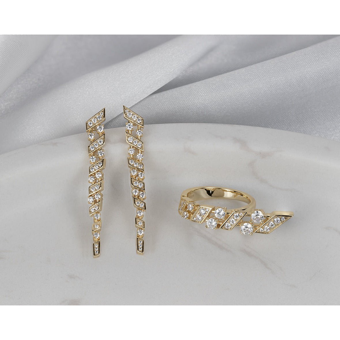 Fifth Avenue Long Drop Earring - Gold