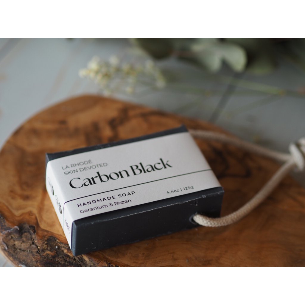 Seife auf einem Seil – Carbon Black