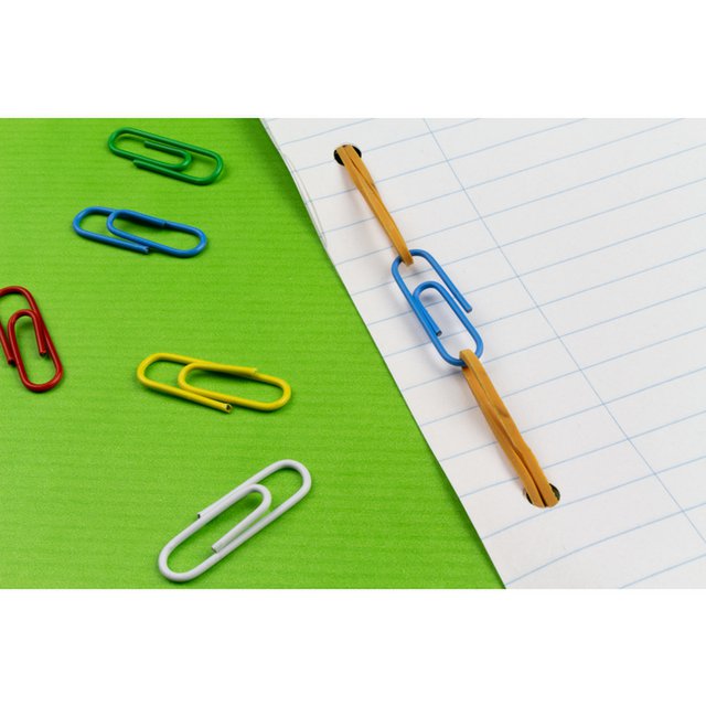 Paper clips Kangaro 25 mm in box around 200 pieces, assorted colours
