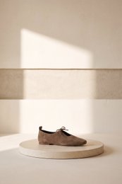 KATY LIGHT TAUPE – Flache Schuhe aus weichem Leder mit Schnürung vorne