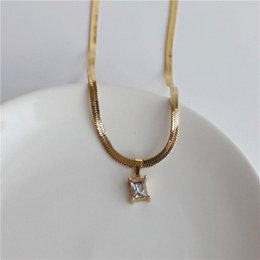 Cassidy - Collier à breloques en cristal avec chaîne serpent