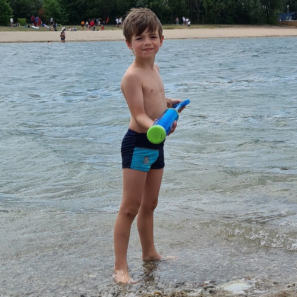 Water Shooter vandpistol 55 cm, sprays op til 12 m, blå