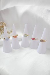 Bague solitaire câblée à la main avec cristaux naturels 24 carats