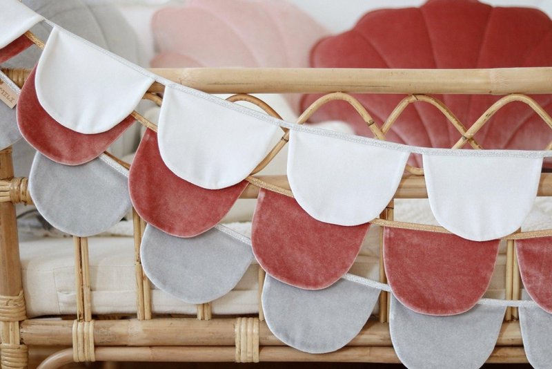Guirlande Velours « White Pearl » avec Demi Lunes
