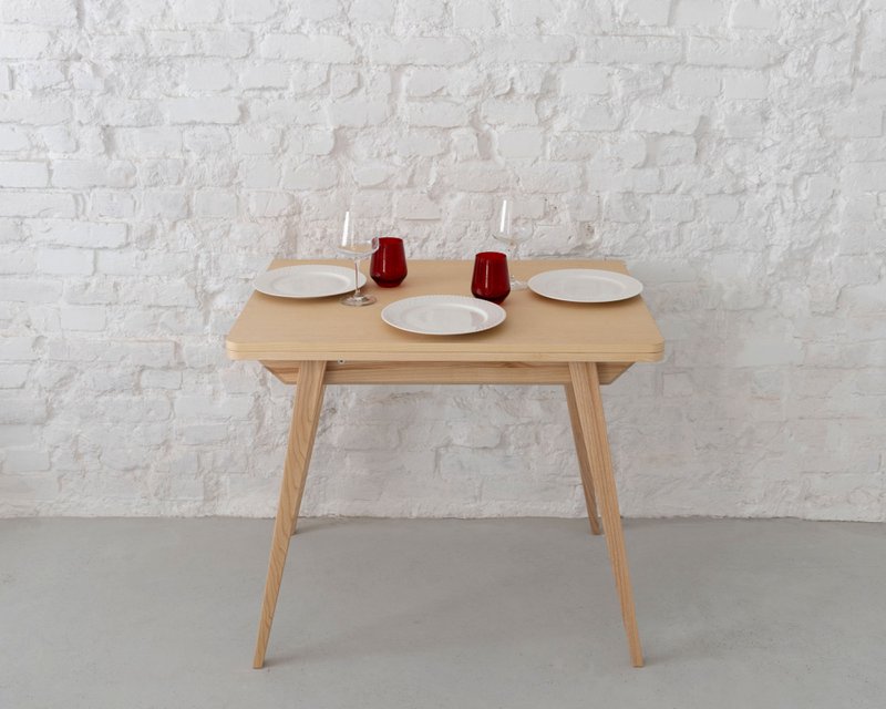 Envelope extendable small table natural ashwood