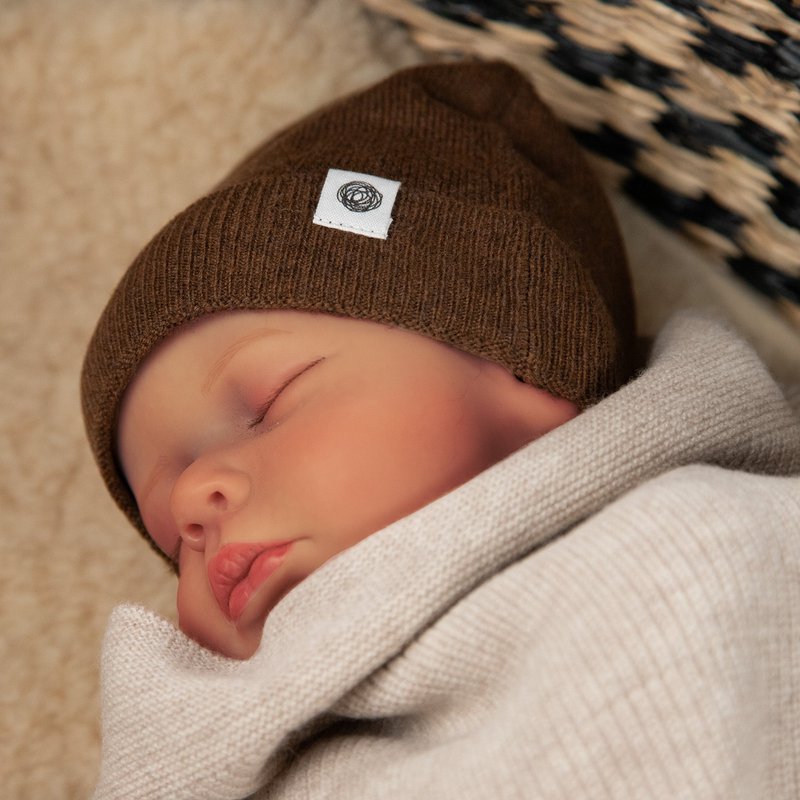 Gestrickte Wollmütze für Babys – Merinowolle – Braun