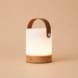 Avery lichtbruine oplaadbare houten tafellamp