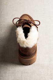 SAILOR RHUM BROWN – Wildleder-Bootsschuh mit dicker Sohle und Kunstpelzkragen