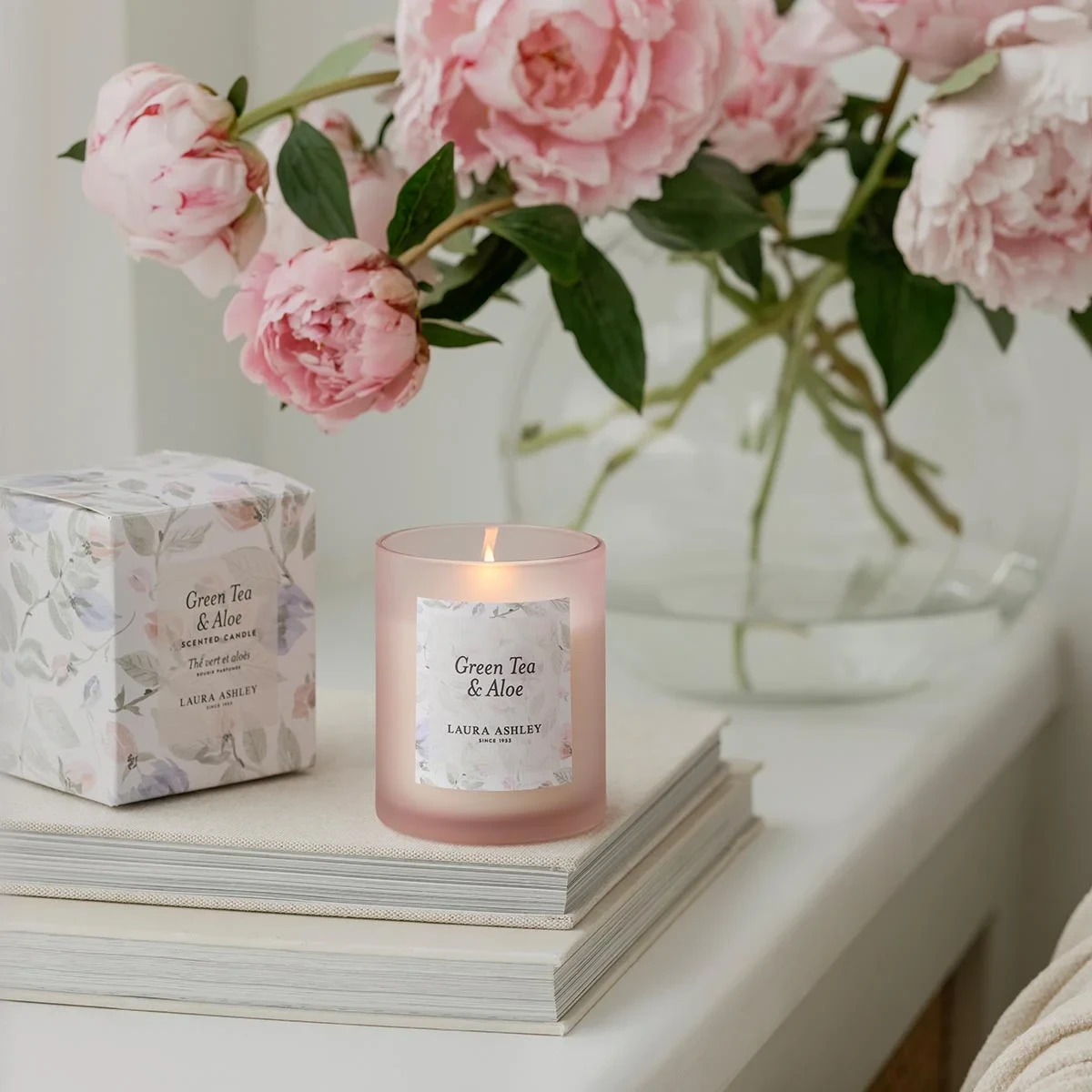 Duftlys Laura Ashley Grøn Te & Aloe i gaveæske - 200g