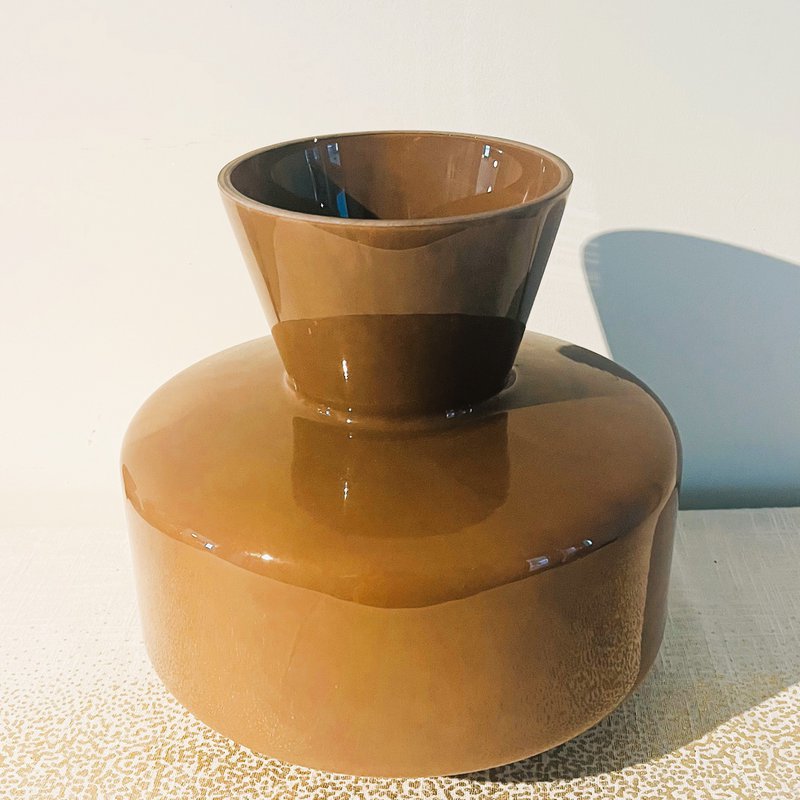 Flower vase earth collection