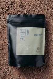 Dark chocolate made from 77% Ping Tung cacao beans, with a rich, intense flavor.