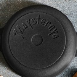 Cast iron frying pan - 2 liters - Suitable for induction - Glass lid - Casting pan cast iron - Pans - saucepan - Pan set - Gift - PFAS Free - Matt Black