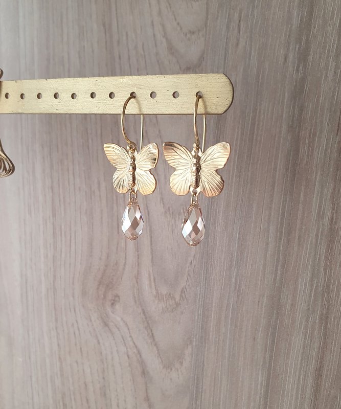 18 Karat vergoldete Schmetterlingsohrringe mit Golden Shadow-Tropfen
