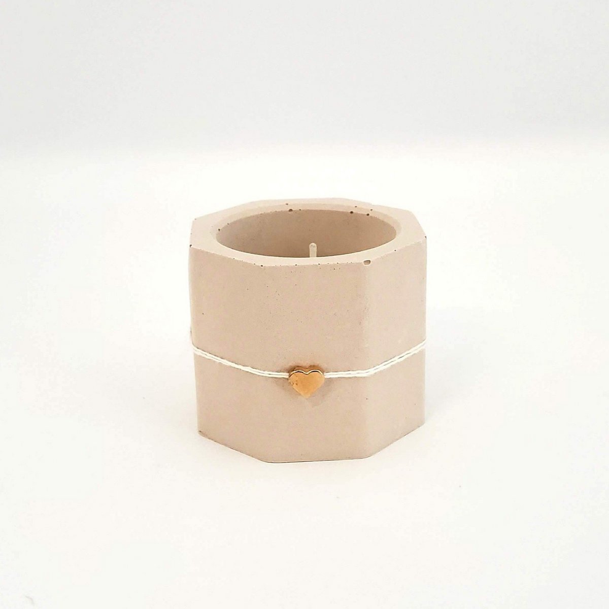 Candle holder with heart