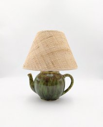 Håndglaseret pistacie Grøn keramisk tekandelampe: med koniske rattanskærme