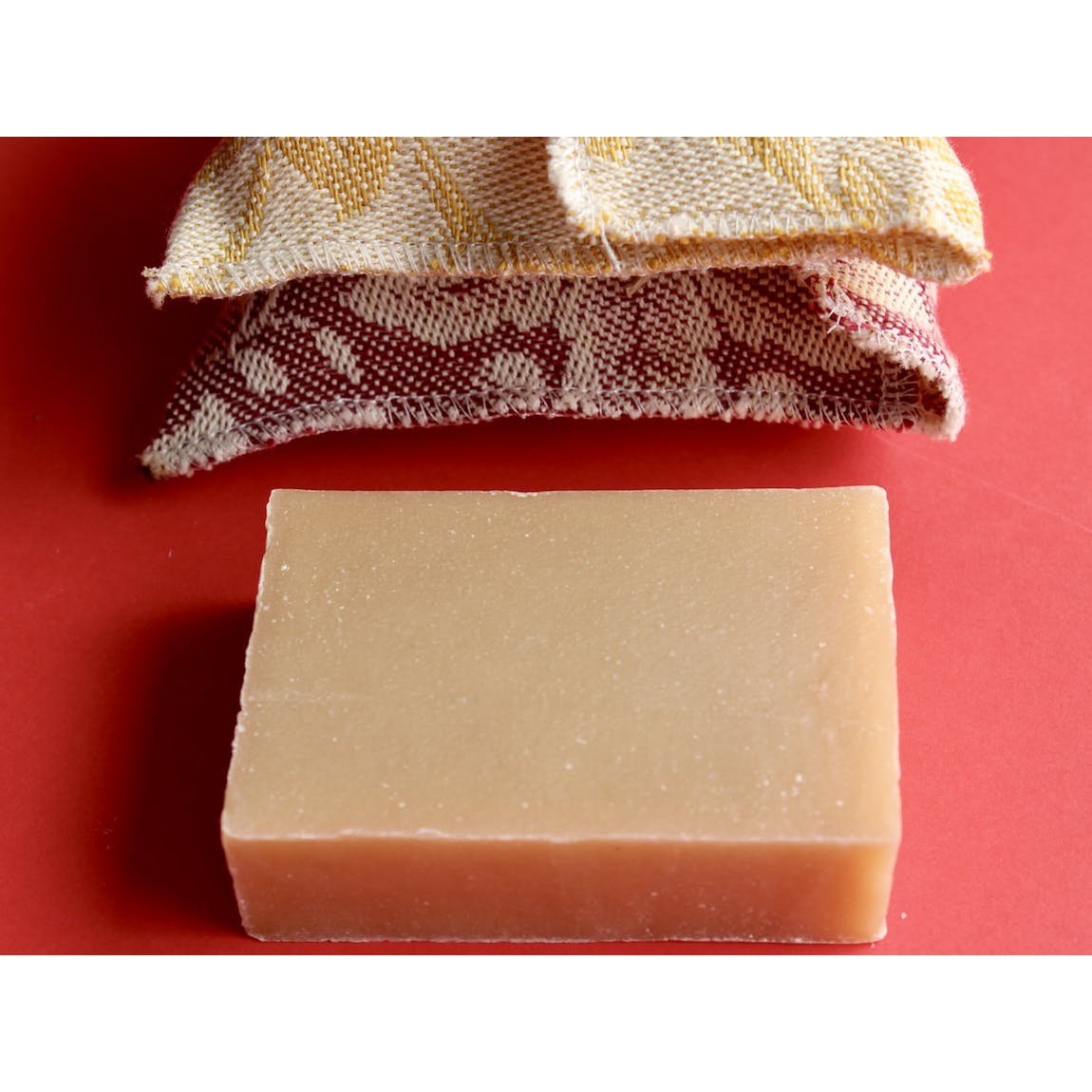 Sapone al gelsomino e argilla rossa
