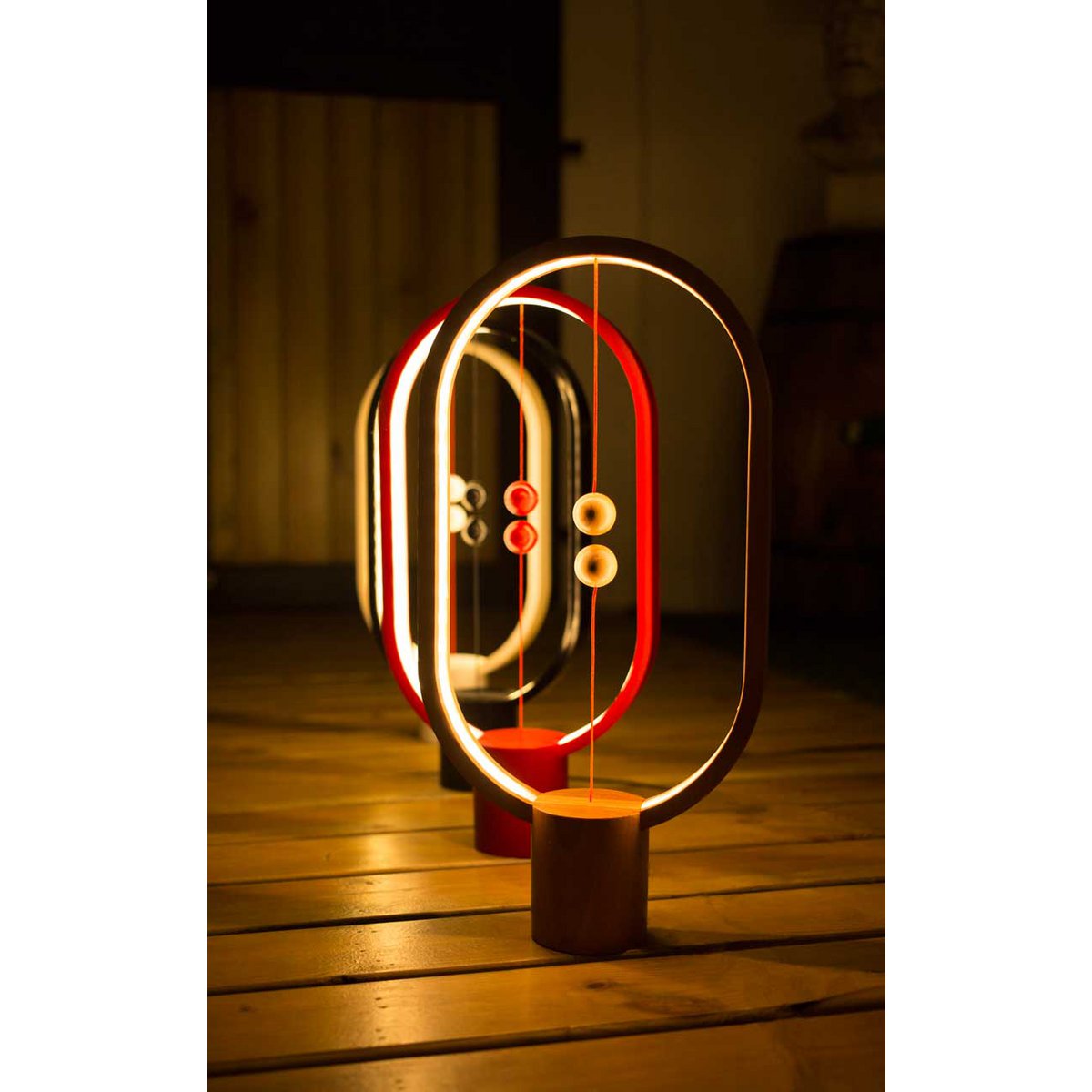 Lampada HENG Balance Ellipse (bianco, rosso, nero)