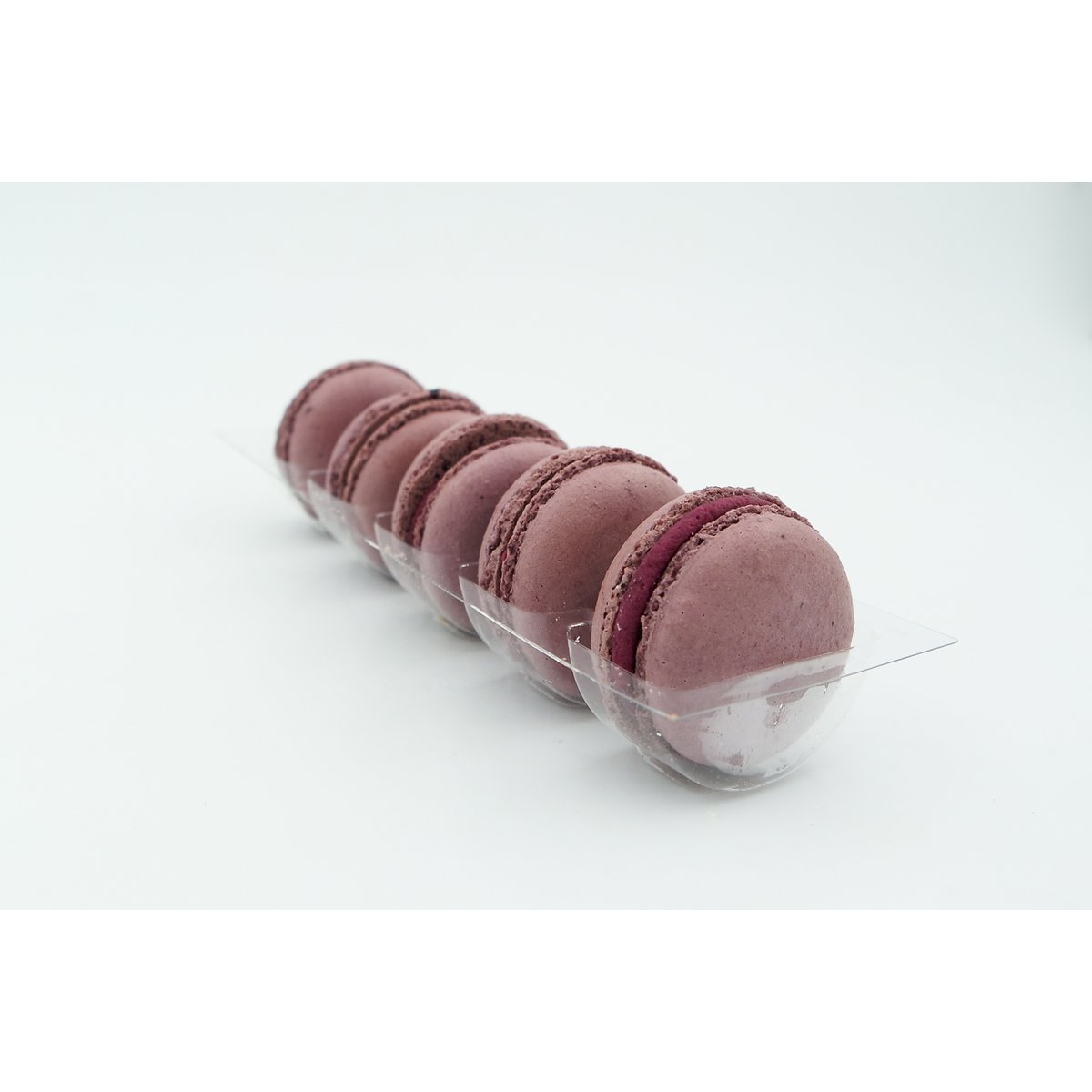 Cassis Macarons