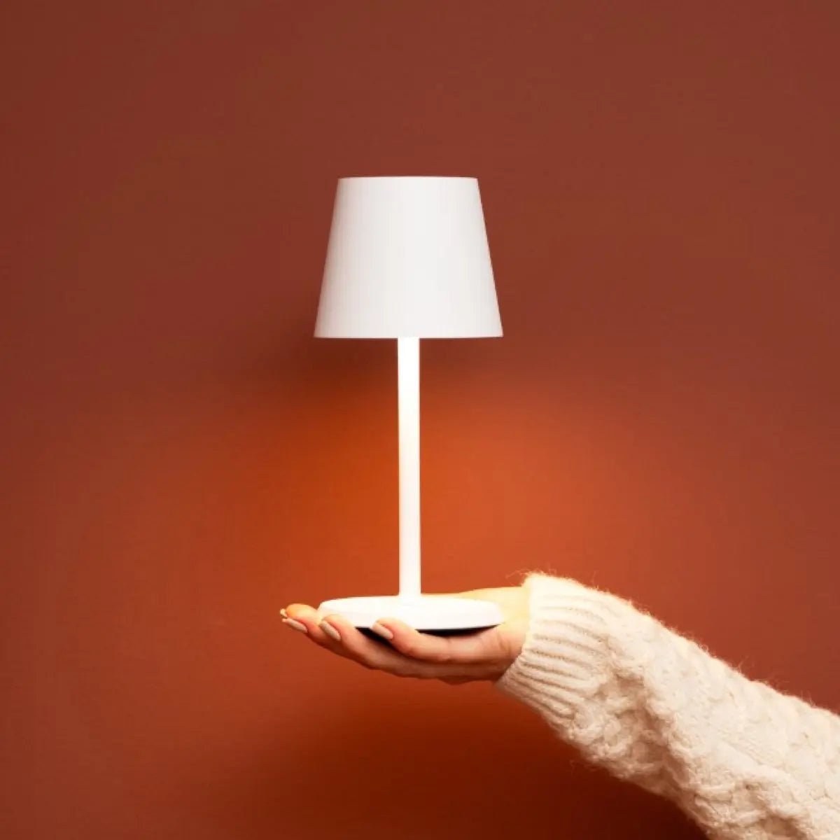 Lampe de table rechargeable James White