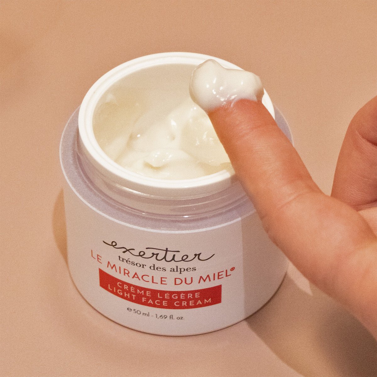 LIGHT CREAM - Moisturizing + Radiance