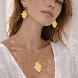CALLIOPE – Hammered Gold Hoops in Brass