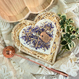 Confezione regalo cuore Grande cuore con fiori selvatici