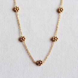 Stainless steel fine daisy flower necklace - gold