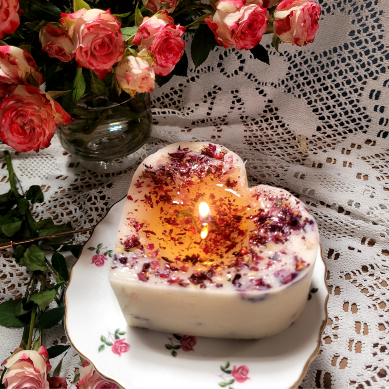 Confezione regalo cuore Cuore grande con petali di rosa