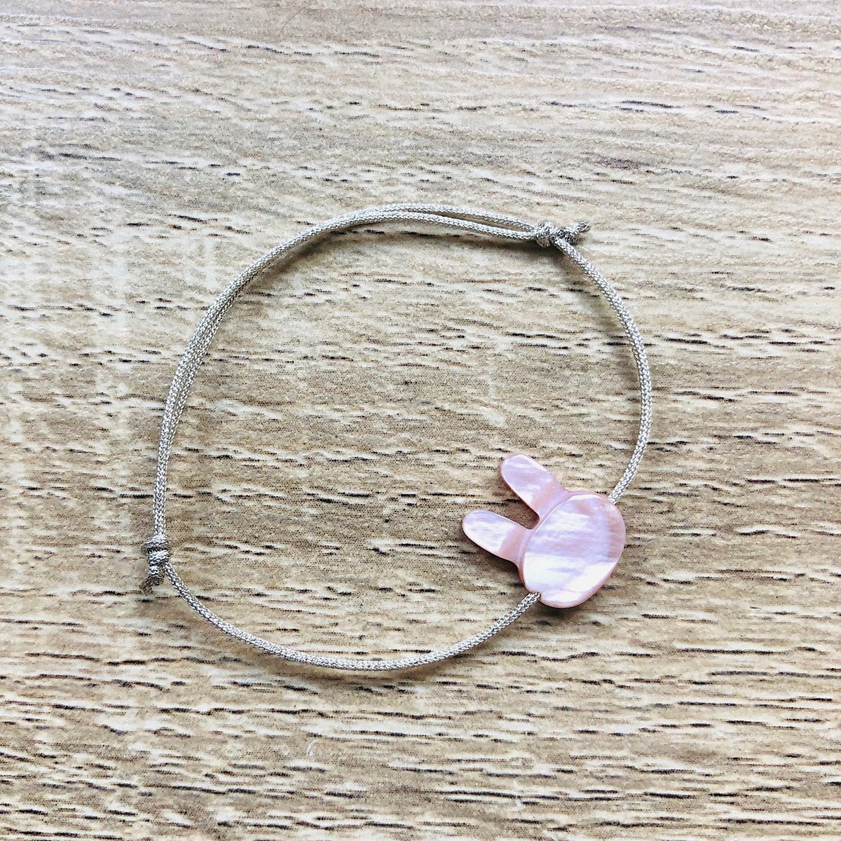 Camille-Kinderarmband aus Perlmutt mit verstellbarer Silberkordel