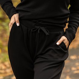 Conjunto Merino 250 de mujer con camiseta con cuello con cremallera y pantalones deportivos tipo jogger en negro